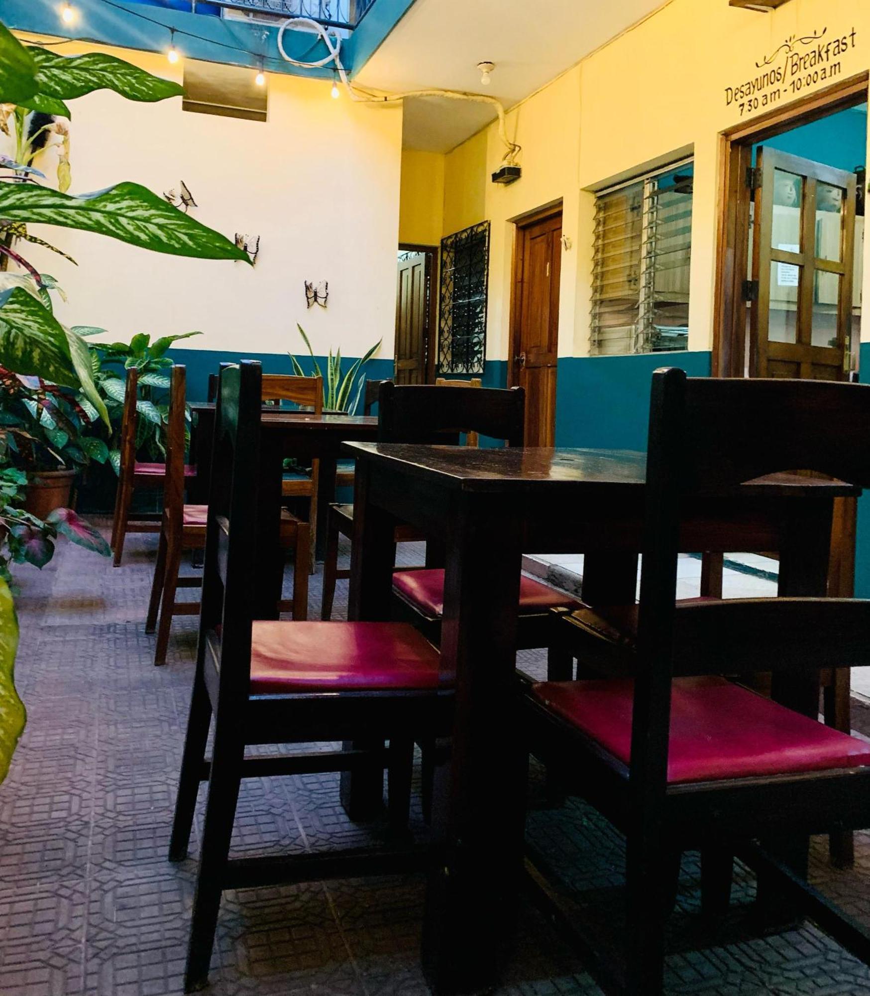 Hostal Fachente León Εξωτερικό φωτογραφία