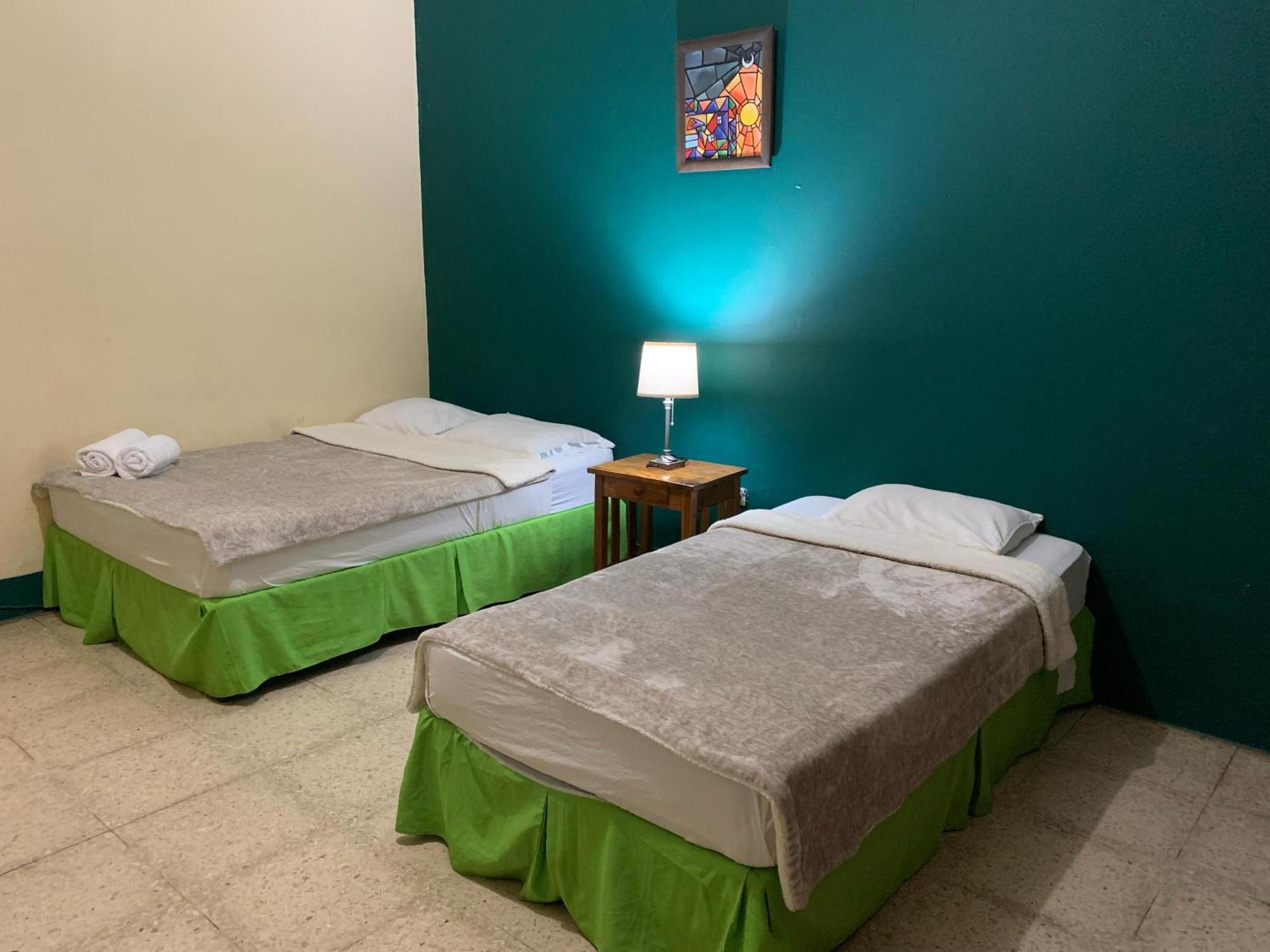 Hostal Fachente León Εξωτερικό φωτογραφία