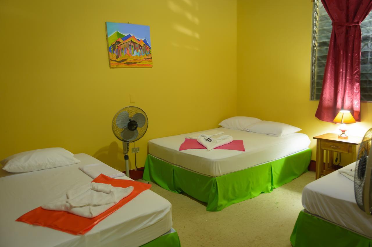 Hostal Fachente León Εξωτερικό φωτογραφία