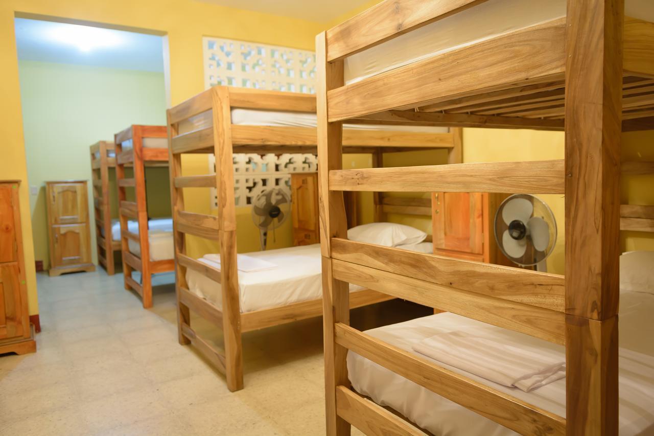 Hostal Fachente León Εξωτερικό φωτογραφία