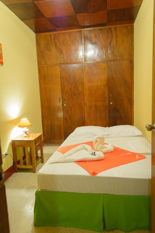 Hostal Fachente León Εξωτερικό φωτογραφία