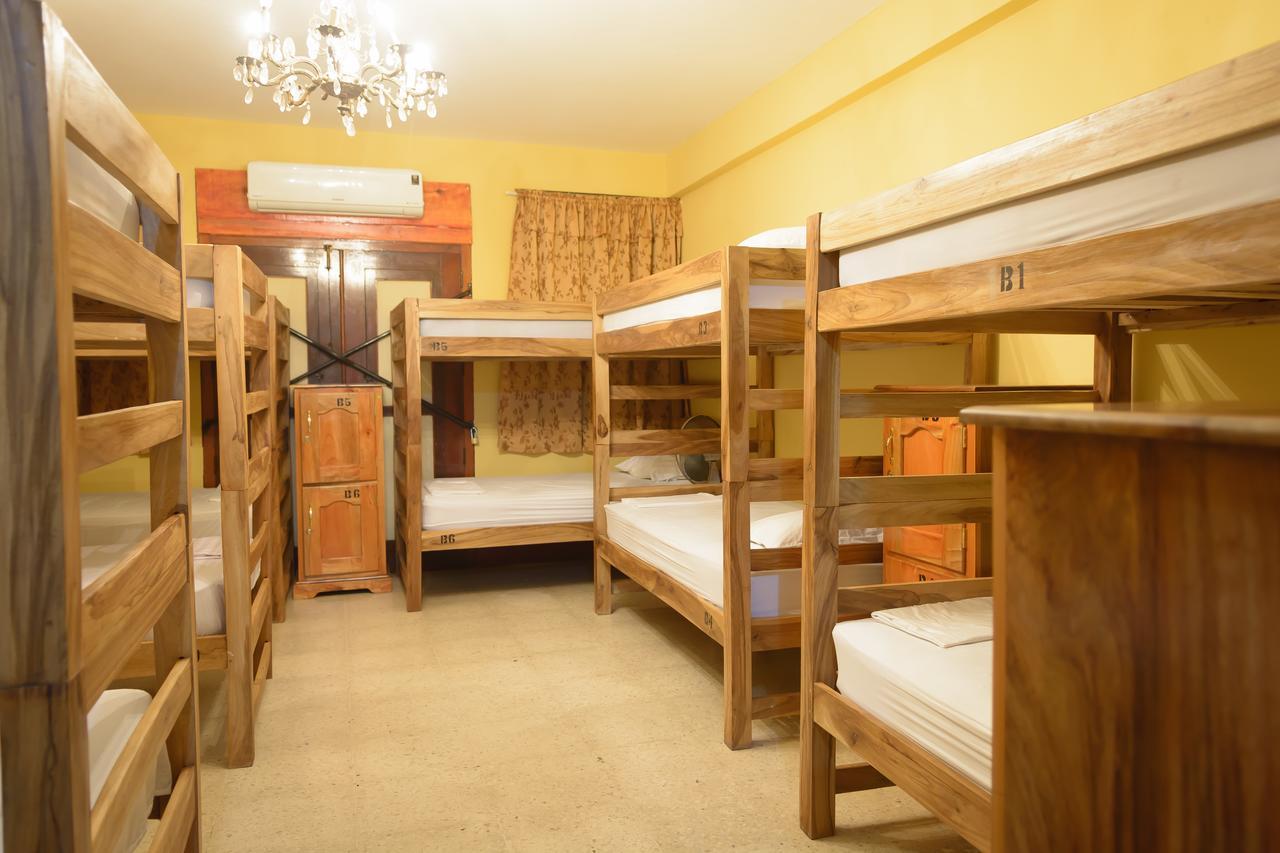 Hostal Fachente León Εξωτερικό φωτογραφία