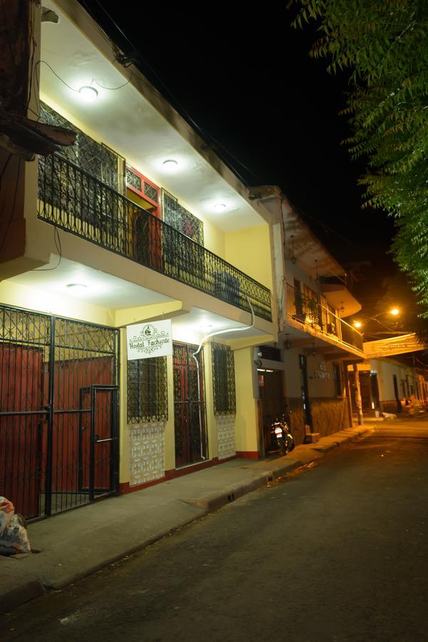 Hostal Fachente León Εξωτερικό φωτογραφία